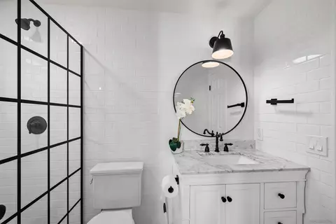 Bath - 9742 Raspberry Ice Ln, La Mesa, CA 91941 photo 7 of 7