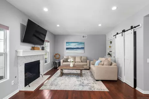 Living - 9742 Raspberry Ice Ln, La Mesa, CA 91941 photo 3 of 4