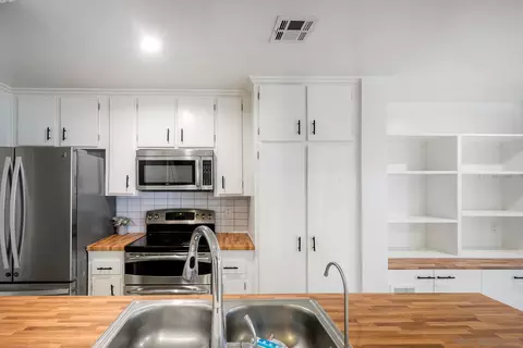 Kitchen - 12166 Orange Crest Ct #3, Lakeside, CA 92040 photo 1 of 3