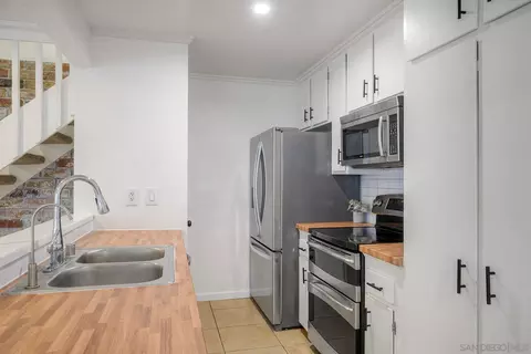 Kitchen - 12166 Orange Crest Ct #3, Lakeside, CA 92040 photo 2 of 3