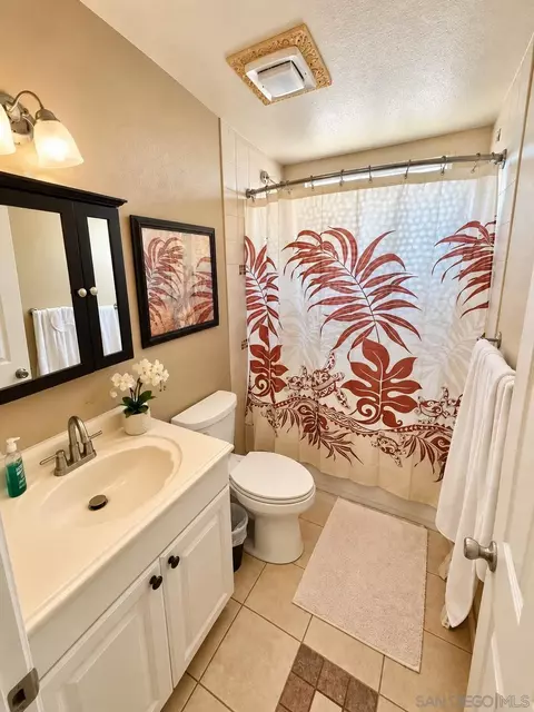 Bath - 230 Tarango Pl, Spring Valley, CA 91977 photo 1 of 2