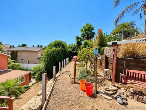 Exterior - 230 Tarango Pl, Spring Valley, CA 91977 photo 9 of 10