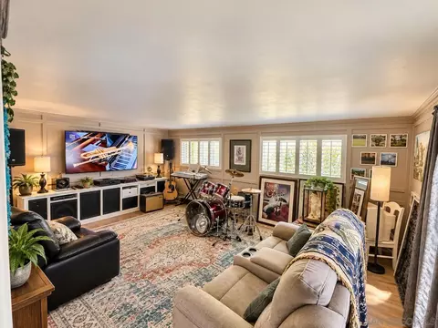 Living - 230 Tarango Pl, Spring Valley, CA 91977 photo 1 of 2