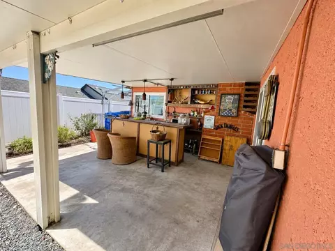 Exterior - 230 Tarango Pl, Spring Valley, CA 91977 photo 4 of 10