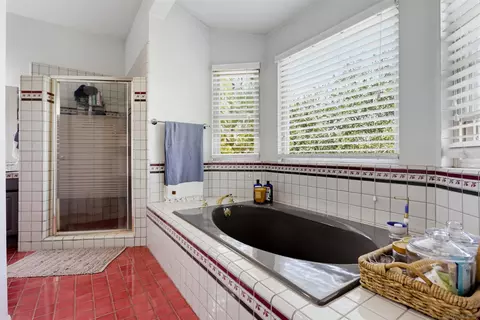 Bath - 16819 Daza Dr, Ramona, CA 92065 photo 2 of 4