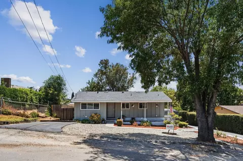 Exterior - 125 Encanto Dr, Escondido, CA 92027 photo 5 of 7