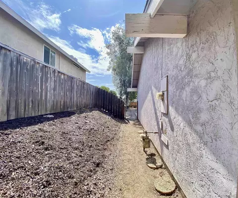Exterior - 4132 Palm Tree Ct, La Mesa, CA 91941 photo 7 of 14