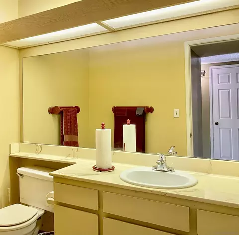 Bath - 4132 Palm Tree Ct, La Mesa, CA 91941 photo 4 of 4