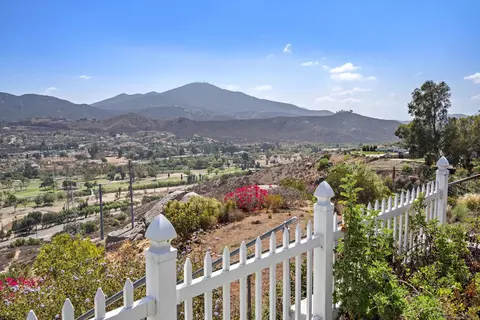 Exterior - 2336 Wind River Rd, El Cajon, CA 92019 photo 8 of 12