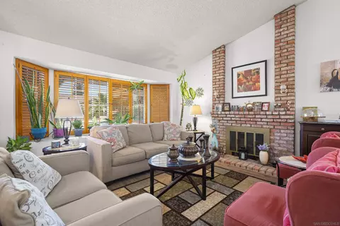 Living - 2336 Wind River Rd, El Cajon, CA 92019 photo 3 of 5