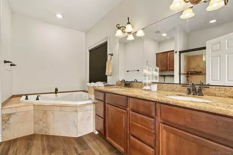 Bath - 15107 La Plata Ct, Ramona, CA 92065 photo 3 of 6
