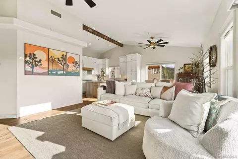 Living - 15107 La Plata Ct, Ramona, CA 92065 photo 5 of 6