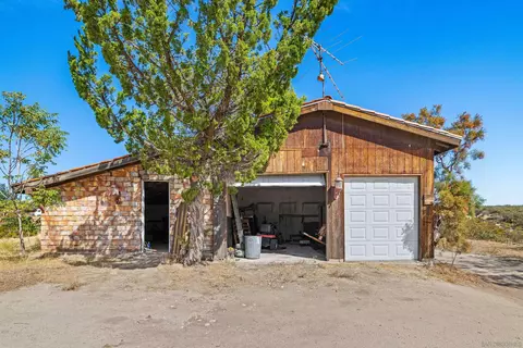 Exterior - 2513 Tecate Divide Rd, Boulevard, CA 91905 photo 2 of 5
