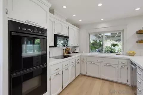 Kitchen - 2394 Valley Mill Rd, El Cajon, CA 92020 photo 2 of 5