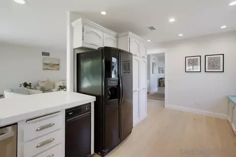 Kitchen - 2394 Valley Mill Rd, El Cajon, CA 92020 photo 4 of 5