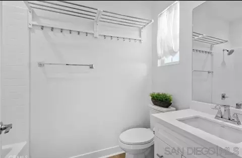 Bath - 4382 Pacifica Way #1, Oceanside, CA 92056 photo 5 of 6
