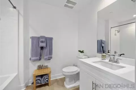 Bath - 4382 Pacifica Way #1, Oceanside, CA 92056 photo 1 of 6