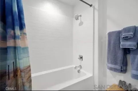 Bath - 4382 Pacifica Way #1, Oceanside, CA 92056 photo 2 of 6