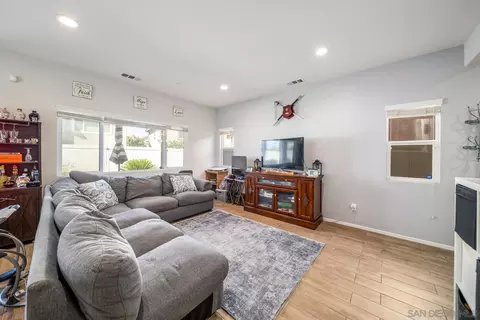 Living - 337 Dun Blazer Way, Fallbrook, CA 92028 photo 1 of 1