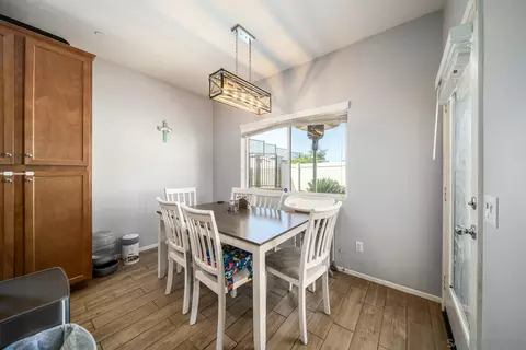 Dining - 337 Dun Blazer Way, Fallbrook, CA 92028 photo 1 of 4