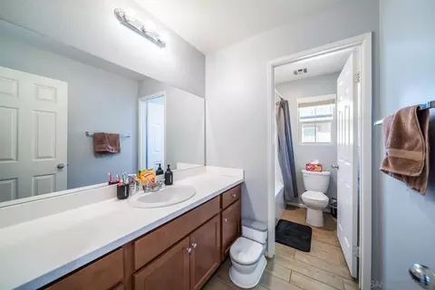 Bath - 337 Dun Blazer Way, Fallbrook, CA 92028 photo 3 of 3