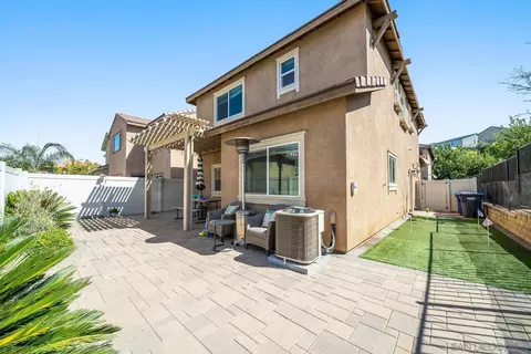 Exterior - 337 Dun Blazer Way, Fallbrook, CA 92028 photo 6 of 13
