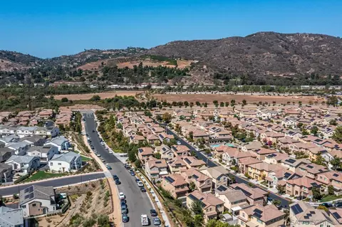 View/Area - 337 Dun Blazer Way, Fallbrook, CA 92028 photo 5 of 19