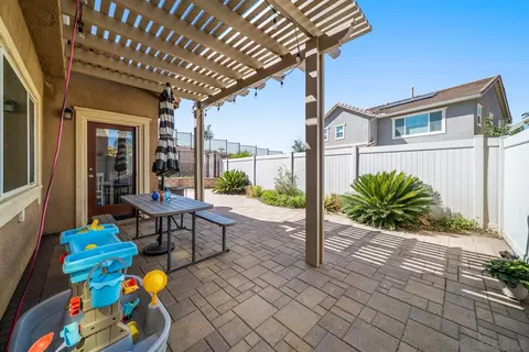 Exterior - 337 Dun Blazer Way, Fallbrook, CA 92028 photo 3 of 13