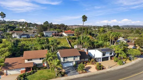View/Area - 4866 Park Dr, Carlsbad, CA 92008 photo 3 of 13