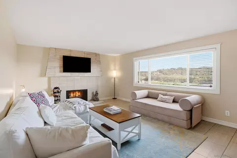 Living - 4866 Park Dr, Carlsbad, CA 92008 photo 3 of 5