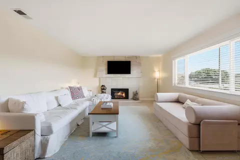 Living - 4866 Park Dr, Carlsbad, CA 92008 photo 2 of 5