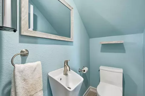 Bath - 4866 Park Dr, Carlsbad, CA 92008 photo 3 of 3