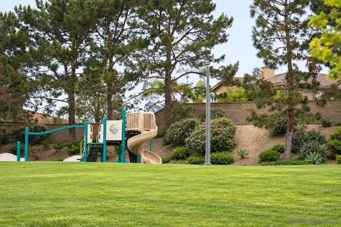 View/Area - 4866 Park Dr, Carlsbad, CA 92008 photo 9 of 13