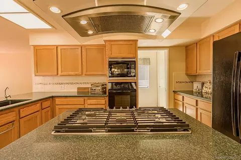 Kitchen - 2268 Valley Rd, Oceanside, CA 92056 photo 4 of 5