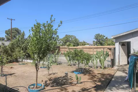 Exterior - 580 Kit, Hemet, CA 92543 photo 6 of 17