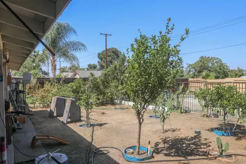 Exterior - 580 Kit, Hemet, CA 92543 photo 4 of 17