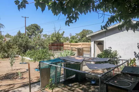 Exterior - 580 Kit, Hemet, CA 92543 photo 13 of 17