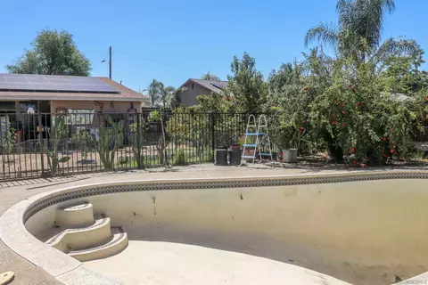 Exterior - 580 Kit, Hemet, CA 92543 photo 12 of 17