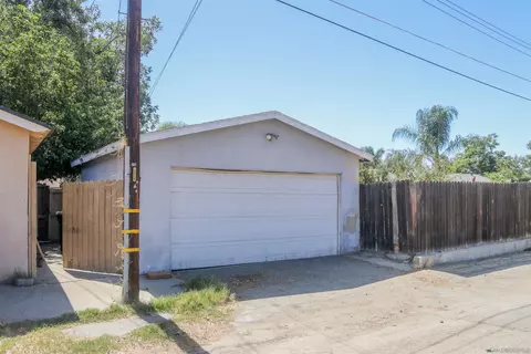 Exterior - 580 Kit, Hemet, CA 92543 photo 16 of 17
