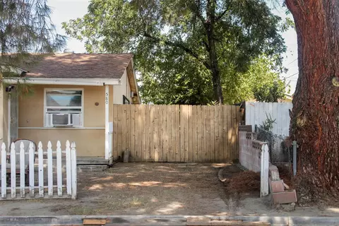 Exterior - 580 Kit, Hemet, CA 92543 photo 3 of 17