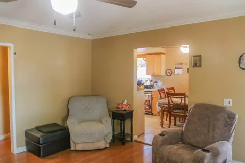 Living - 580 Kit, Hemet, CA 92543 photo 2 of 3