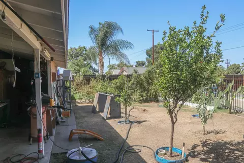 Exterior - 580 Kit, Hemet, CA 92543 photo 5 of 17