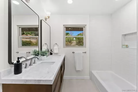 Bath - 14475 Pebble Canyon Dr, Poway, CA 92064 photo 3 of 3