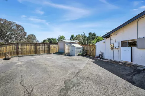 Exterior - 332 Bandini, Vista, CA 92083 photo 18 of 20