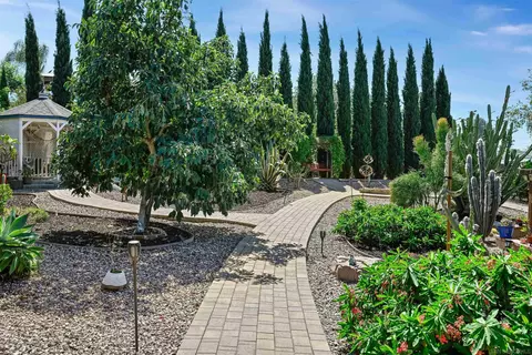 Exterior - 332 Bandini, Vista, CA 92083 photo 11 of 20