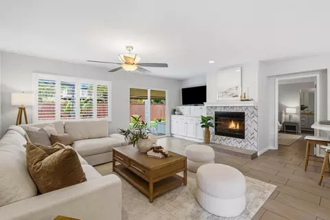 Living - 1053 Manteca, Oceanside, CA 92057 photo 1 of 3