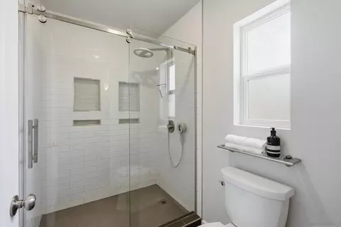 Bath - 1053 Manteca, Oceanside, CA 92057 photo 2 of 3