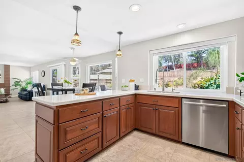 Kitchen - 13056 Triumph, Poway, CA 92064 photo 2 of 3