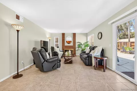 Living - 13056 Triumph, Poway, CA 92064 photo 2 of 5