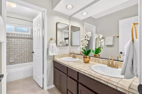 Bath - 13056 Triumph, Poway, CA 92064 photo 4 of 4